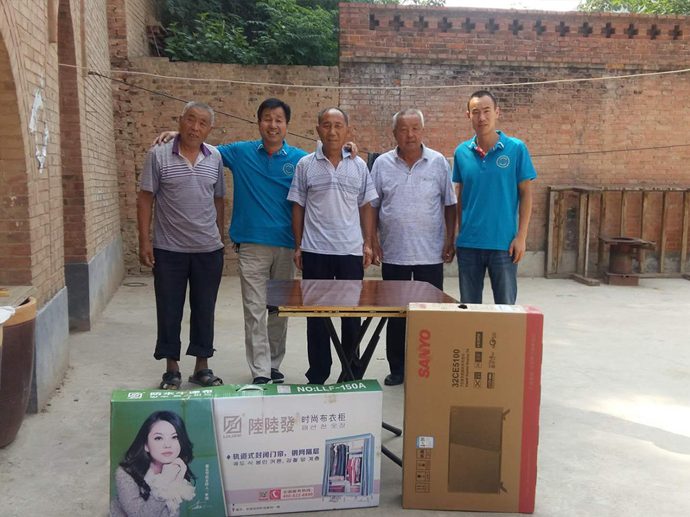 幫扶康店鎮裴峪村貧困戶王西高